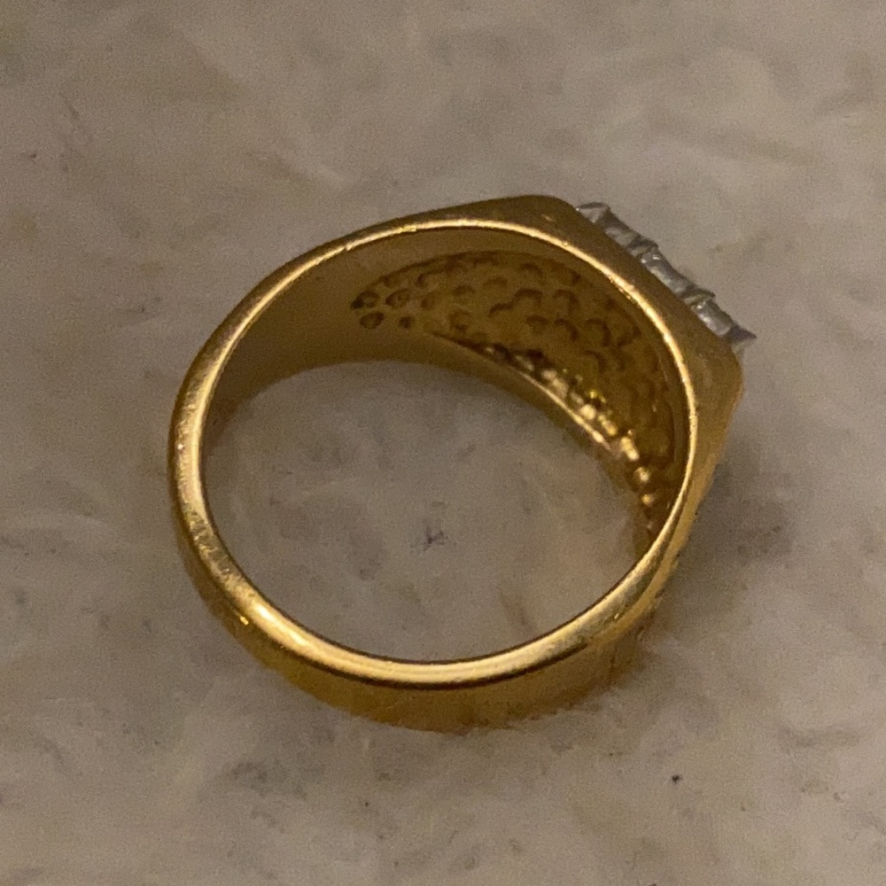 ⬇️Size 11 18KT G.E. hammered ring - Picture 4 of 5